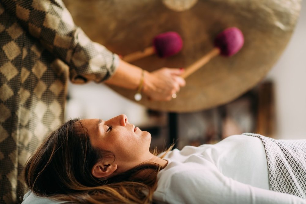 sound-bath-benefits.jpg